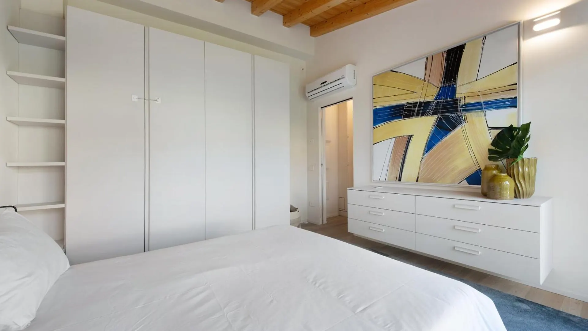 Little Mier Iseo Apartment Italy